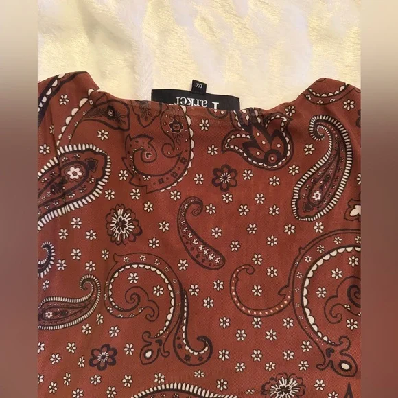 Elegant Brown Paisley Midi Dress - Picture 8 of 10